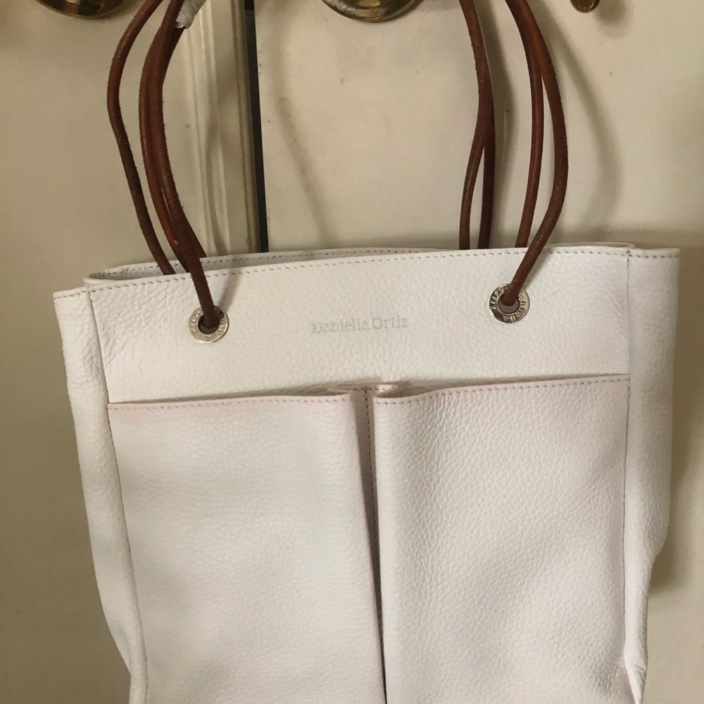 New Daniella Ortiz Luz White Pebble Leather Luz Handbag Lots of Pockets